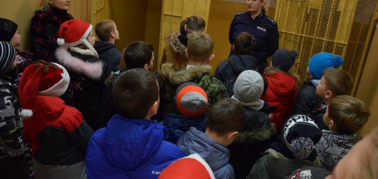 Elbląg: Dzieci odwiedziły elbląską komendę policji