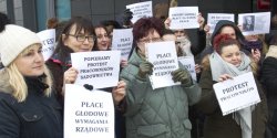 Protest pracownikw elblskiego sdu. Chc zarabia o 1000 z wicej