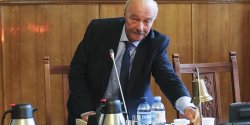 Mieczys�aw Sza�achowski zrezygnowa� z mandatu. Prezes SM Sielanka by� radnym przez 2 miesi�ce