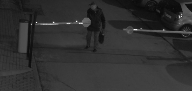 Uszkodził szlaban – Czy ktoś rozpoznaje mężczyznę? zobacz film