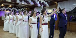 „Nasze Studni�wki s� zawsze kameralne”. Za nami Bal Zespo�u Szk� Pijarskich