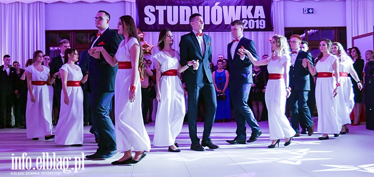 „Dla nas wszystkich jest to bardzo ważny dzień". Zobacz, jak bawili się maturzyści ZSG podczas Studniówki