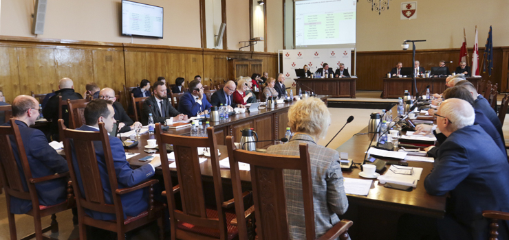 Sesję rozpoczął apel. „Nie nauczymy szacunku tylko o nim mówiąc, a nie okazując go sobie nawzajem”