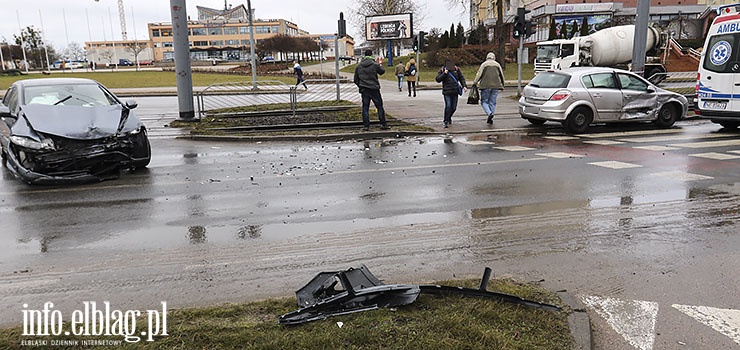 Groźne zdarzenie na skrzyżowaniu ul. Królewieckiej z Płk. Dąbka