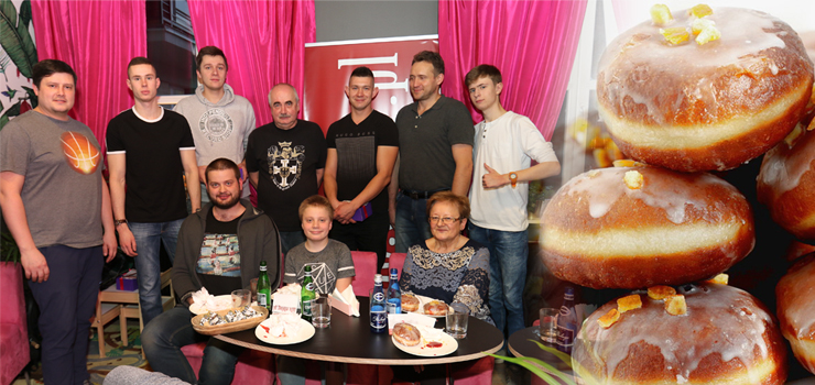 Głodni sukcesu mówią redakcji i cukierni Deker o Zawodach w jedzeniu pączków