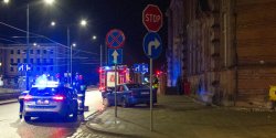 Wypadek przy Placu Sowiaskim. Kierowca wjecha w budynek Poczty