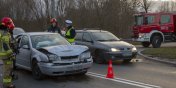 Kolizja przed przejciem dla pieszych na Warszawskiej. Jedna osoba przewieziona do szpitala.