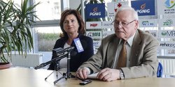 Start Elbl�g zawalczy o lig� zawodow�. W tym "meczu" licz� si� pieni�dze