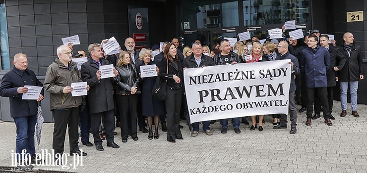 Elbląscy sędziowie wyszli na ulicę. "Niezależne sądy prawem każdego obywatela"