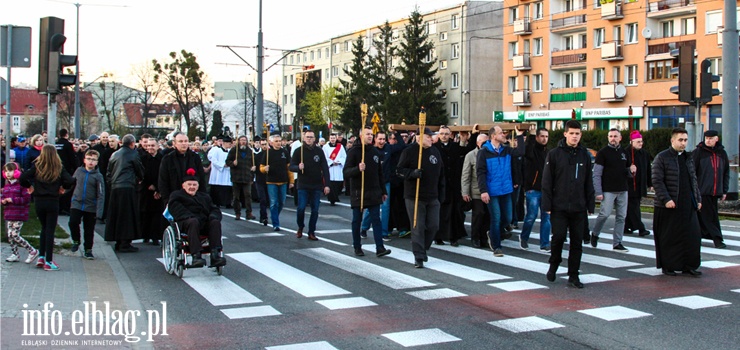 Droga krzyżowa przeszła ulicami Elbląga. W nabożeństwie uczestniczyły setki mieszkańców