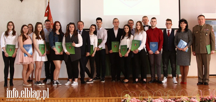 Maturzyci z ZSEiO zakoczyli rok szkolny. Zobacz fotorelacj z wydarzenia