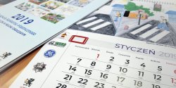 Policyjny konkurs plastyczny. Prace ozdobi� policyjny kalendarz na 2020 rok