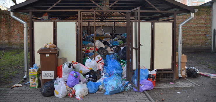 90 proc. mieszkacw deklaruje segregowanie odpadw. „W rzeczywistoci nie jest to nawet 30 proc.”