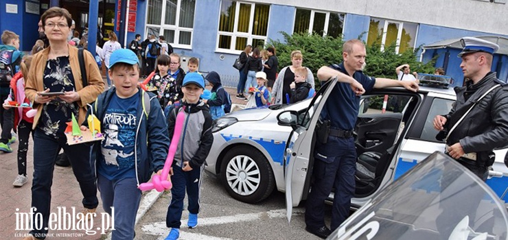 Promowali zawd policjanta na festiwalu nauki
