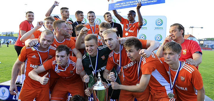Mnóstwo goli, emocji i radości. Zobacz jak Concordia zdobyła Wojewódzki Puchar Polski. FILM Z BRAMKAMI