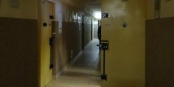 �mier� w celi. Prokuratura bada spraw� zgonu m�czyzny w elbl�skim areszcie