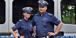 Policjanci z ruchu drogowego przywr�cili czynno�ci �yciowe 58-latkowi, kt�ry zas�ab�