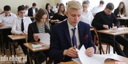 Podw�jny rocznik pozna� wyniki egzamin�w. Zapewni� im miejsce w wymarzonej szkole?