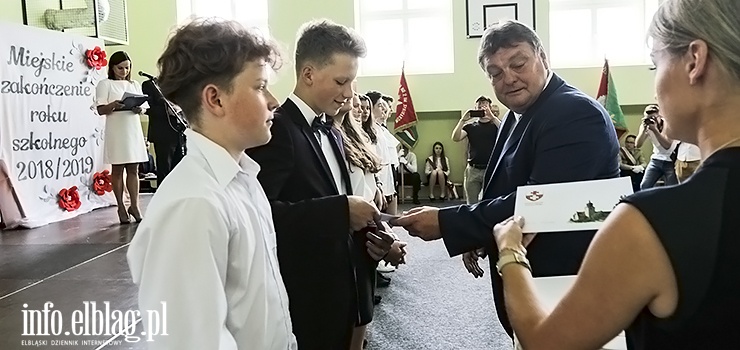 "Ten rok szkolny był dla elbląskiej oświaty, jak i dla samorządu bardzo trudny". Miejskie zakończenie roku szkolnego