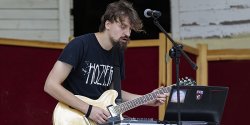 W Ba�antarni ponownie rozbrzmiewa�a muzyka. Koncertowa� m�ody elbl�ski  artysta-zobacz zdj�cia!