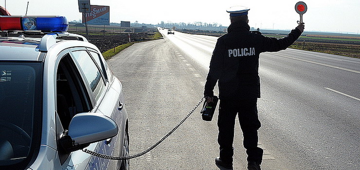 Wysze zarobki to wiksza czstotliwo opacania mandatw