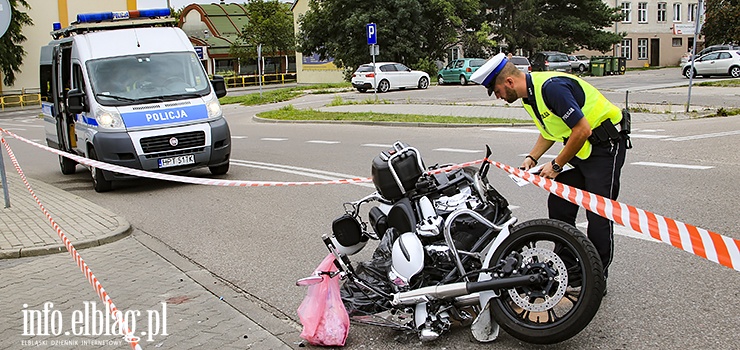 Wypadek motocyklisty z toyot. „Mczyzna jest w do powanym stanie”