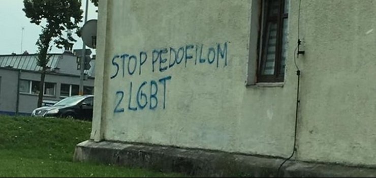 Kolejne napisy na budynkach, pierwsze ataki wobec rodowisk LGBT