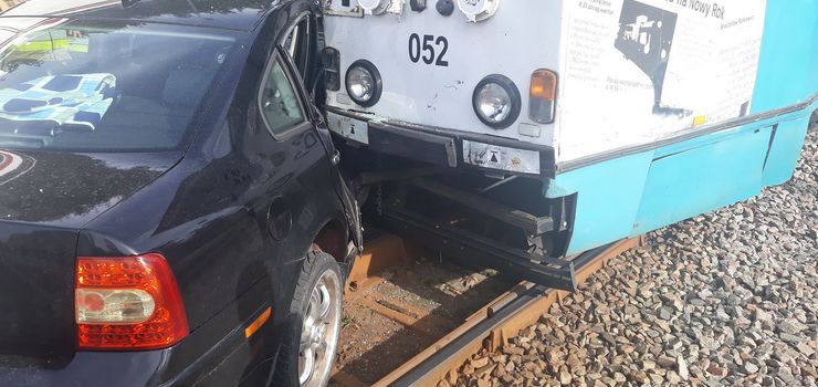Wypadek na ul. Browarnej. Osobwka zderzya si z tramwajem