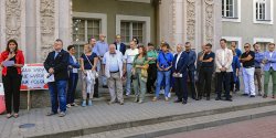 Manifestacja przed elblskim sdem. Sdziowie daj powoania komisji ledczej, KOD dymisji Zbigniewa Ziobry