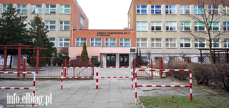 Pożar na terenie Szkoły Podstawowej nr 9. Policjanci wyjaśniają okoliczności zdarzenia