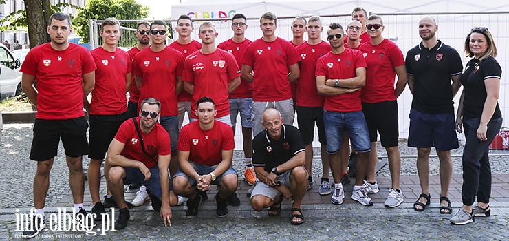 Zespół KS Meble Wójcik zaprezentował się podczas Elbląskiego Święta Chleba-zobacz nowy skład drużyny