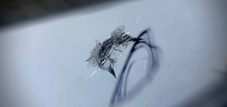 Strzelał w puszki, a trafiał w szyby. 14-latek odpowie za uszkodzenie mienia