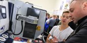 Codziennie przy ul. Bema ksztaci si 900 przyszych fachowcw. Niebawem centrum powikszy si o nowy budynek