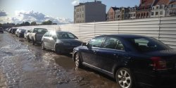 Uwa�aj! Za parkowanie na Star�wce mo�esz dosta� 100 z� mandatu i 1 punkt karny