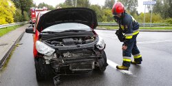 Zdarzenie na ulicy Radomskiej. 29-letni kierowca wjecha w barierki