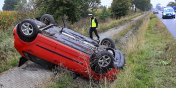Kazimierzowo: Po spotkaniu z dzikiem dachowa w rowie