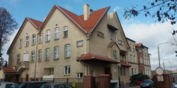 Dachy budynk�w SP 8 jak nowe
