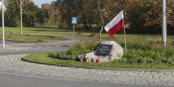Elbląg: Trzy miesiące w zawieszeniu i "przymusowa abstynencja". Wyrok dla Ukraińca za znieważenie flagi RP