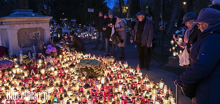 Wieczór na elbląskiej Agrykoli. Cmentarz w świetle zniczy - zobacz zdjęcia