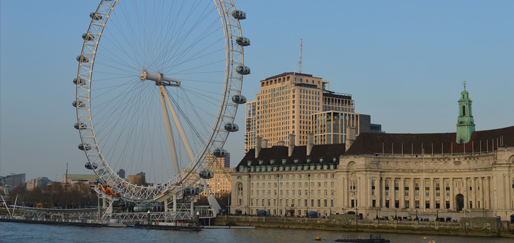 Paczki do Polski z UK – znajdź najtańszą opcję przesyłki kurierskiej