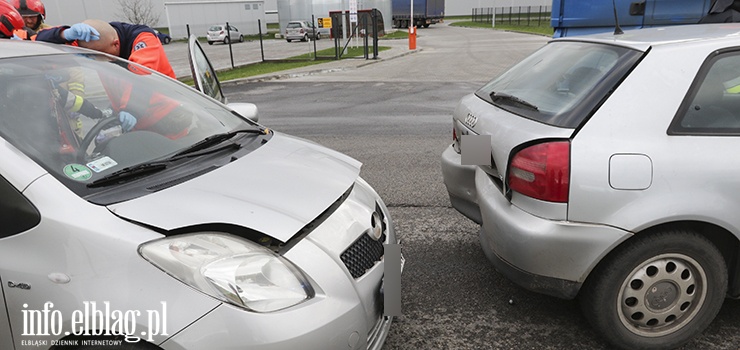 Ul. Żuławska: Zderzenie dwóch samochodów osobowych