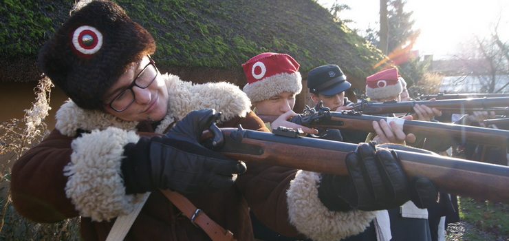 Młodzi odtwórcy pamiętają o bohaterach powstania listopadowego