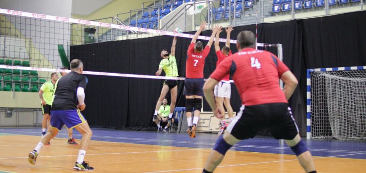 Wyrównana stawka w siatkarskiej lidze MOSiR