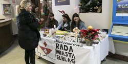 Trwa kiermasz �wi�teczny zorganizowany przez M�odzie�ow� Rad� Miasta (aktualizacja)