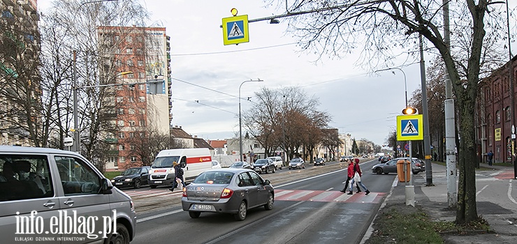 Jest bezpiecznie, przekonuje policja. Piesi i rowerzyści rzeczywiście mogą się czuć w Elblągu aż tak komfortowo?