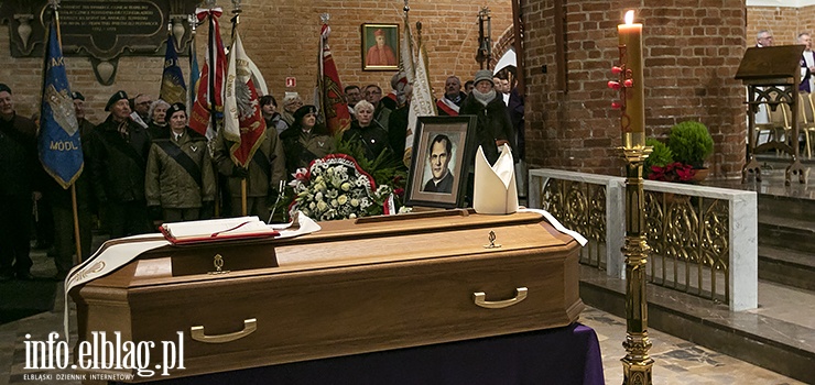 Tumy na pogrzebie ks. Mieczysawa Jzefczyka. "By otwarty i wraliwy na ycie spoeczestwa"