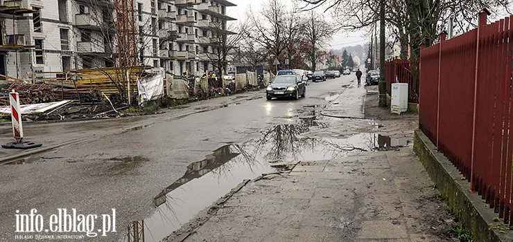 Inwestor: Stan chodnikw i jezdni ul. Sadowej przed rozpoczciem budowy Osiedla Sadowa pozostawia wiele do yczenia
