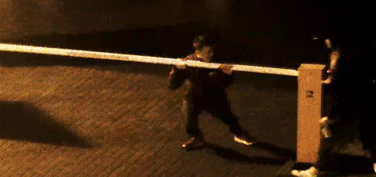 Policja poszukuje sprawcy. Zobacz film i pomóż policji ustalić wandala