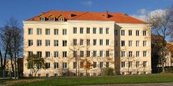 II LO w Elbl�gu w drugim etapie Olimpiady o ubezpieczeniach 