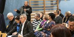 Oklaski za wiadukt, ale ta dzielnica ma du�o wi�cej potrzeb. Spotkanie prezydenta z mieszka�cami Zatorza